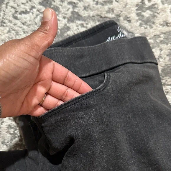 🖤Gloria Vanderbilt Slimming Jeans🖤 - Picture 5 of 7